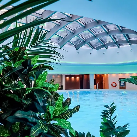 Ans Hanza Tower No 410 - Swimming Pool, Sauna, Jacuzzi, Viewing Terrace