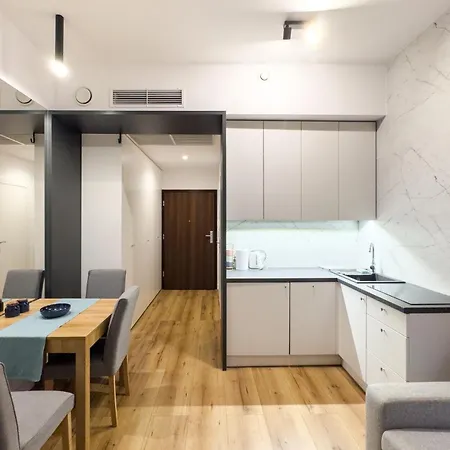 Ans Hanza Tower No 410 - Swimming Pool, Sauna, Jacuzzi, Viewing Terrace דירה