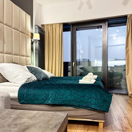 Ans Hanza Tower No 410 - Swimming Pool, Sauna, Jacuzzi, Viewing Terrace *