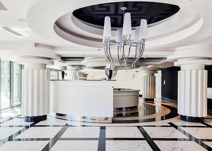 Ans Hanza Tower No 410 - Swimming Pool, Sauna, Jacuzzi, Viewing Terrace *